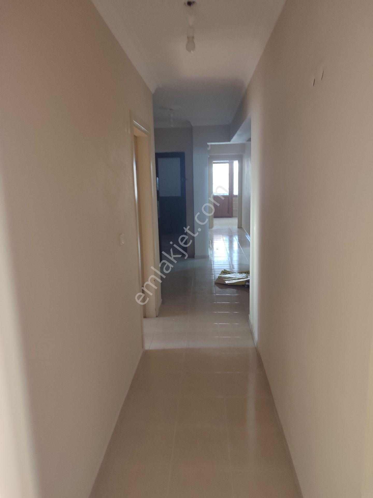 Kemalpaşanın Merkezinde Acil Satılık 4+1 Doğalgazlı Daire - Görsel 4