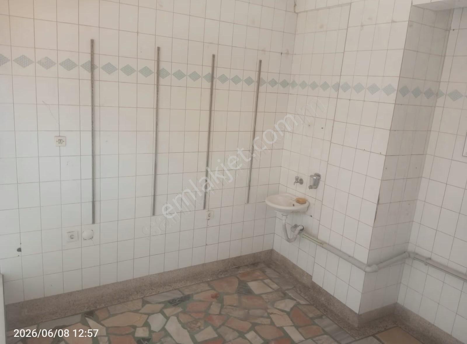 Alemdar Mh Kiralık 2+1 Depo - Görsel 8