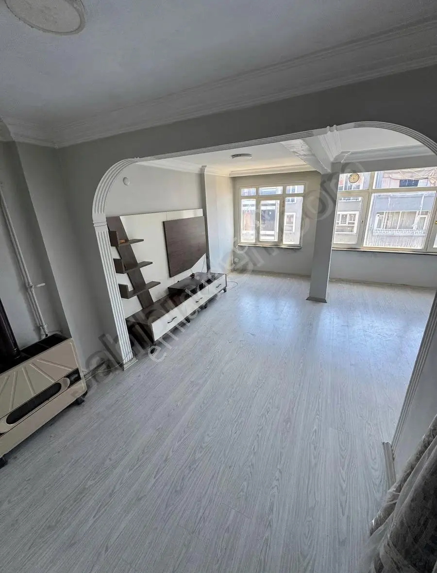 Bayrampaşa Bankalar Caddesi'nde Kiralık 1+1 Daire - Görsel 2