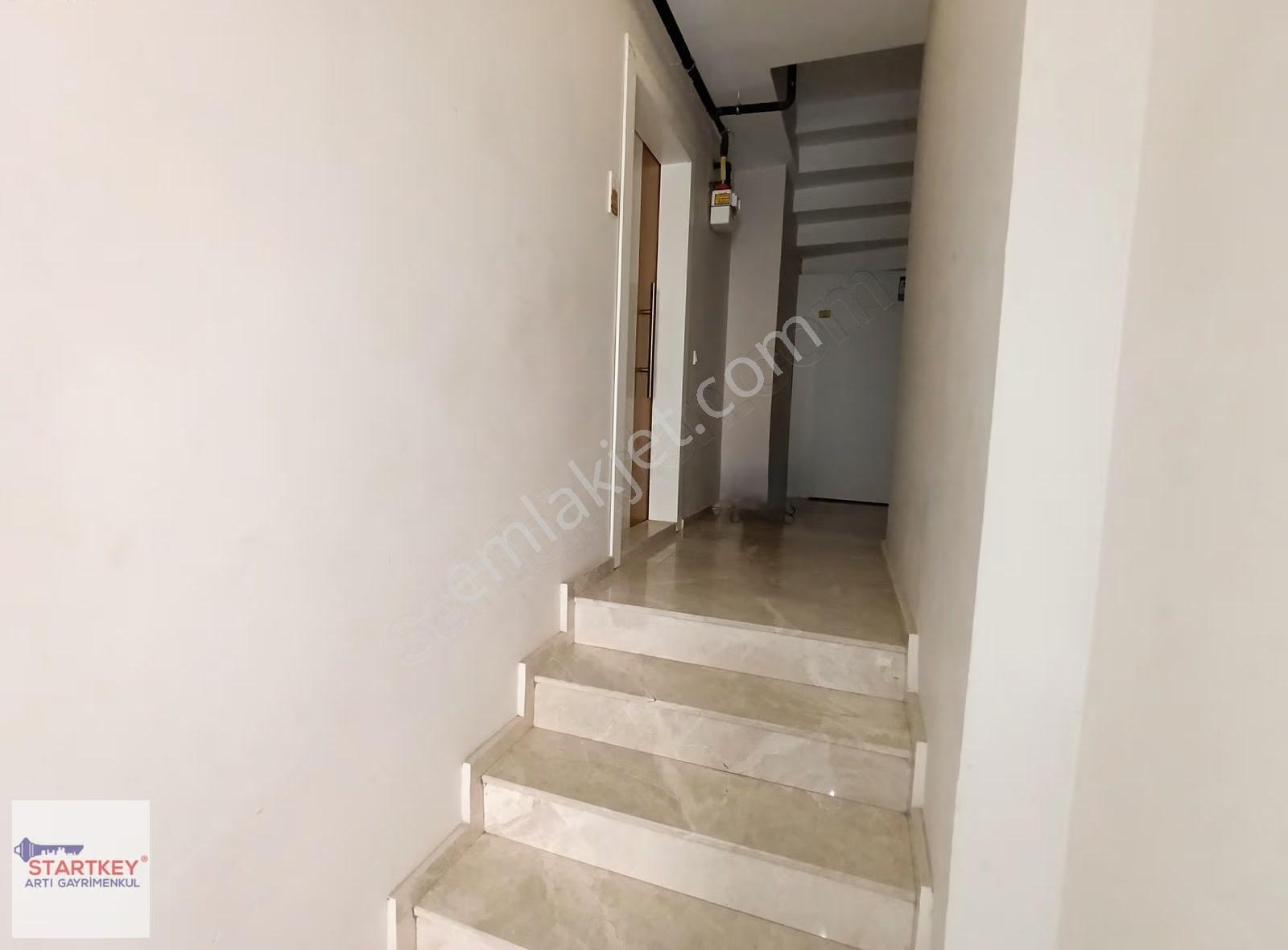 Karşıyaka Donanmacıda Aksoy Yakını Bahçeli 1+1 Kiralık Daire - Görsel 17