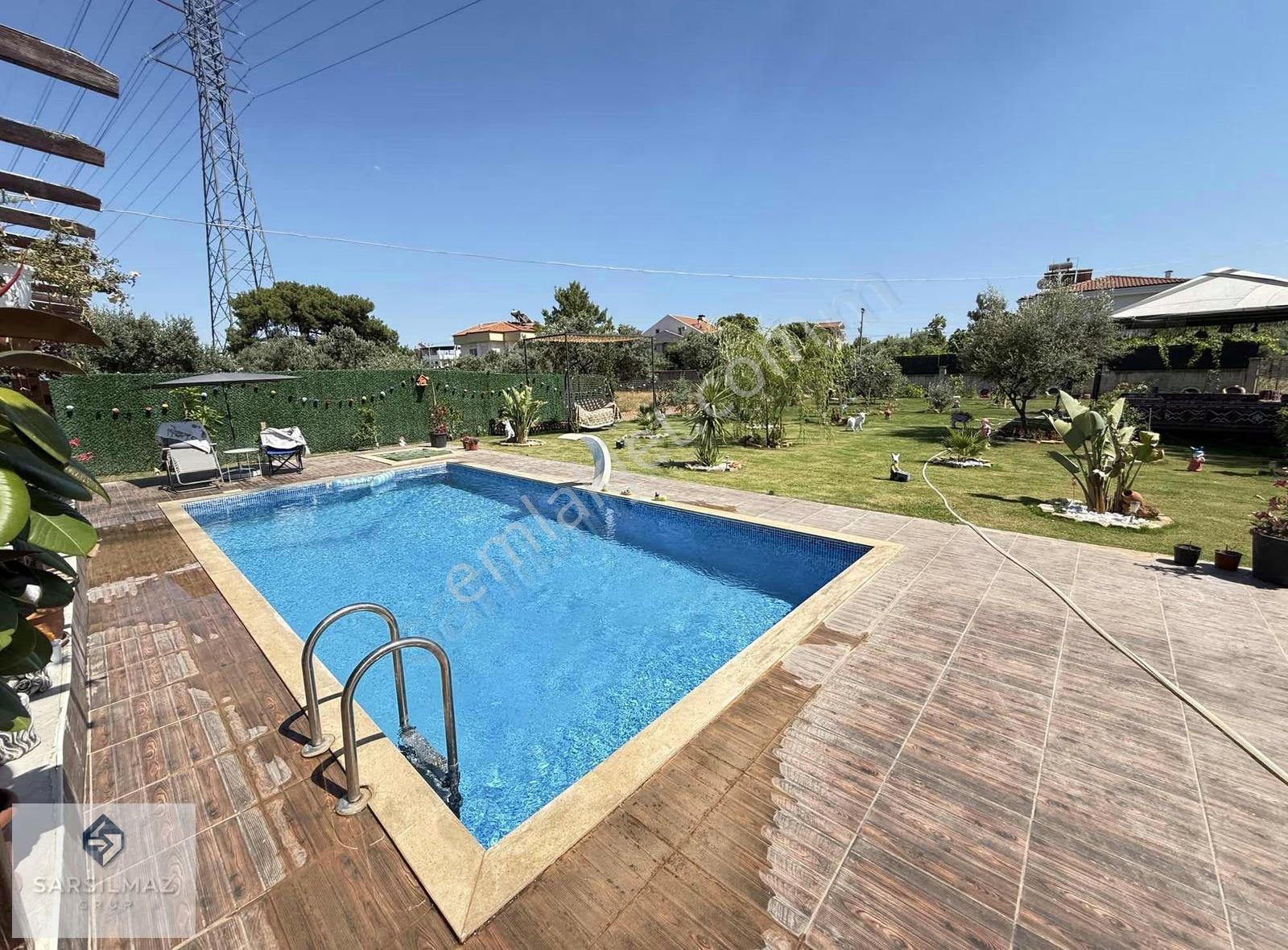 Duacı Mahallesinde Havuzlu Özel Yapım Lüks Müstakil Villa
