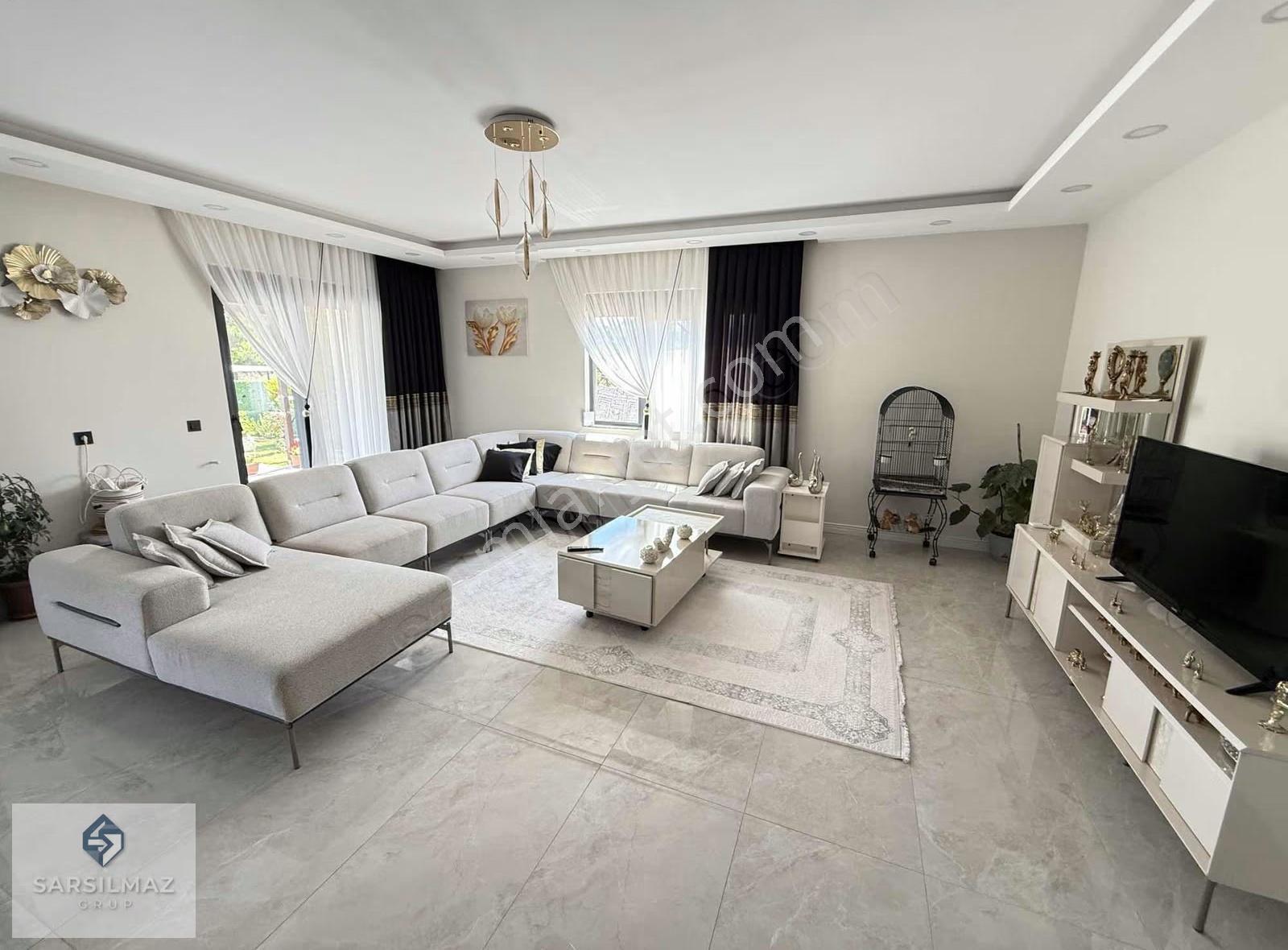 Duacı Mahallesinde Havuzlu Özel Yapım Lüks Müstakil Villa - Görsel 4