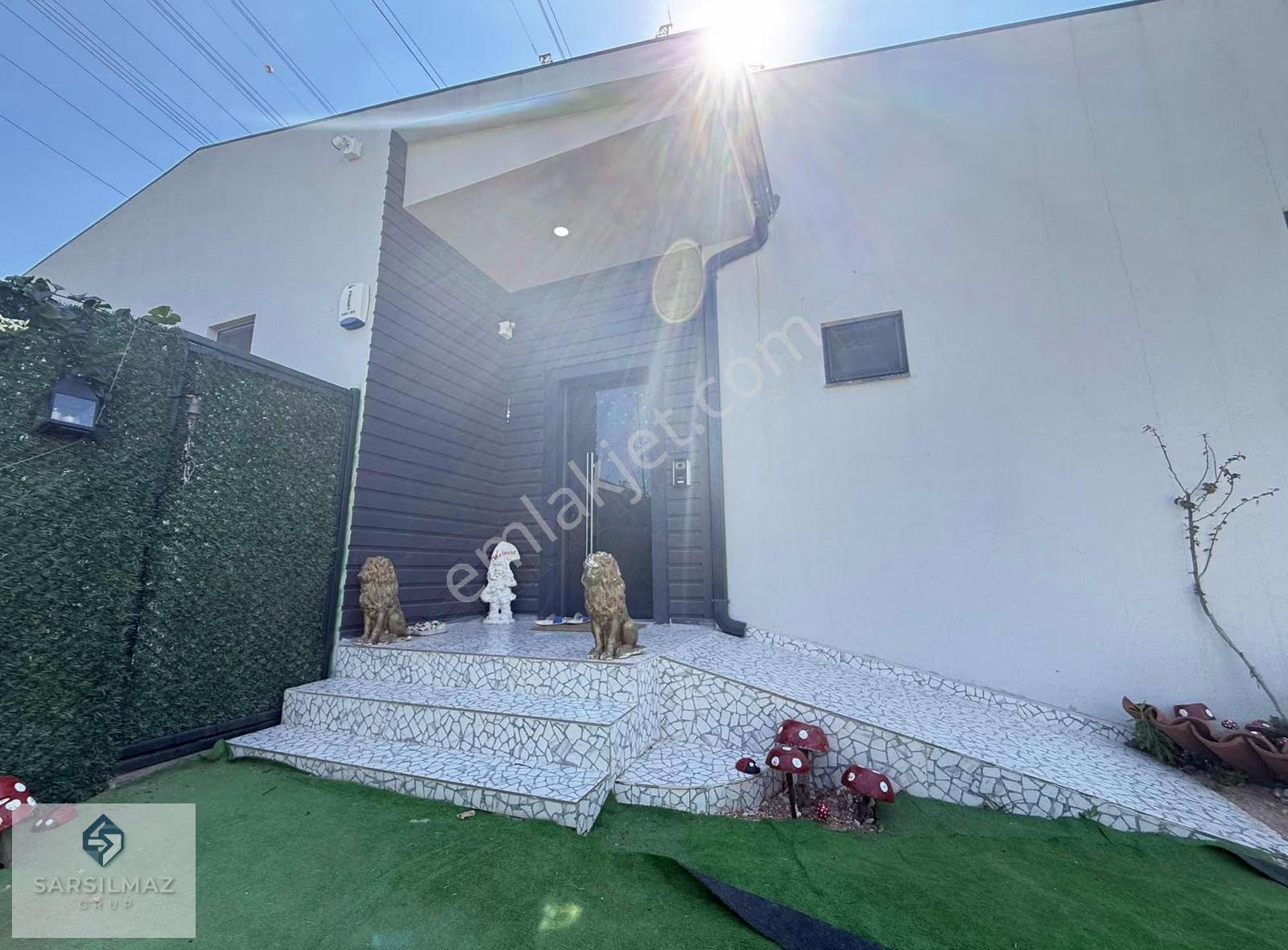 Duacı Mahallesinde Havuzlu Özel Yapım Lüks Müstakil Villa - Görsel 35