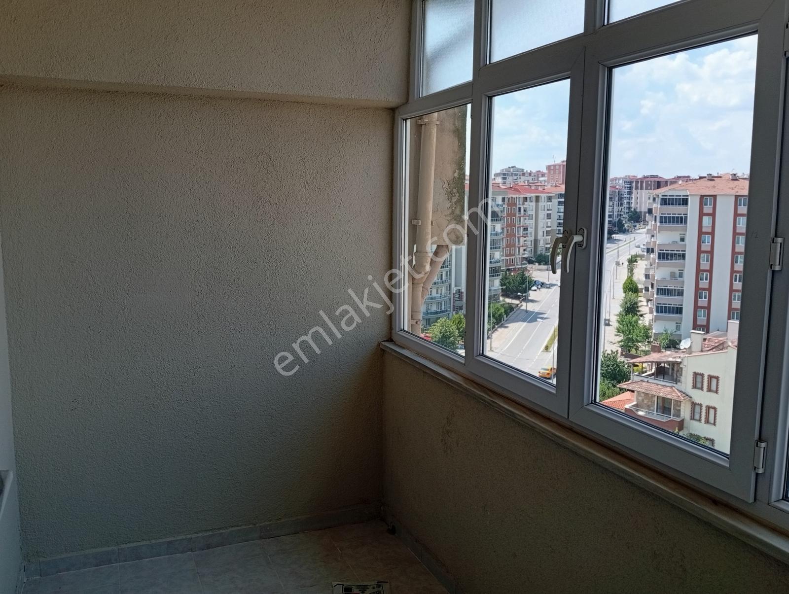 Özgür Çocuklar Parkı Yanında Kiralık Ultra Geniş 5+1 Dubleks - Görsel 30