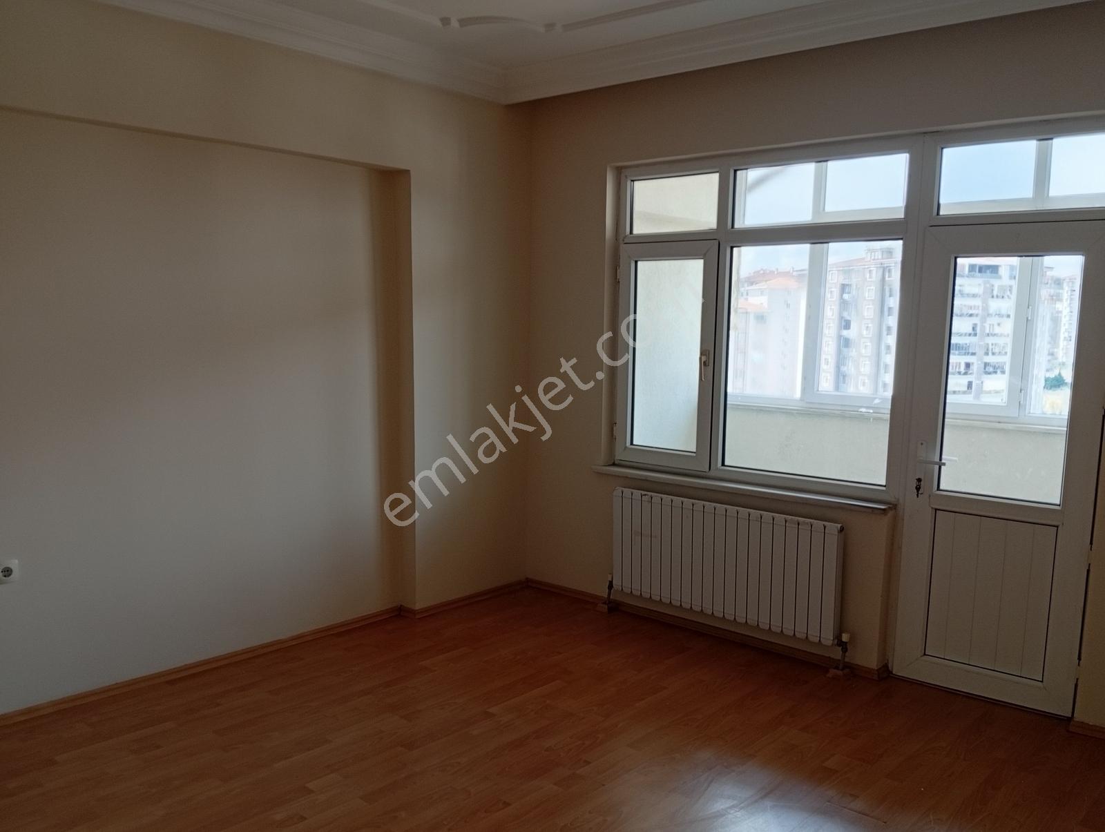 Özgür Çocuklar Parkı Yanında Kiralık Ultra Geniş 5+1 Dubleks - Görsel 12
