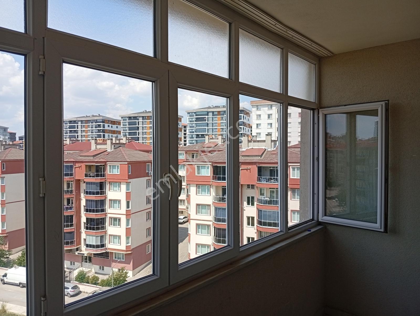 Özgür Çocuklar Parkı Yanında Kiralık Ultra Geniş 5+1 Dubleks - Görsel 21