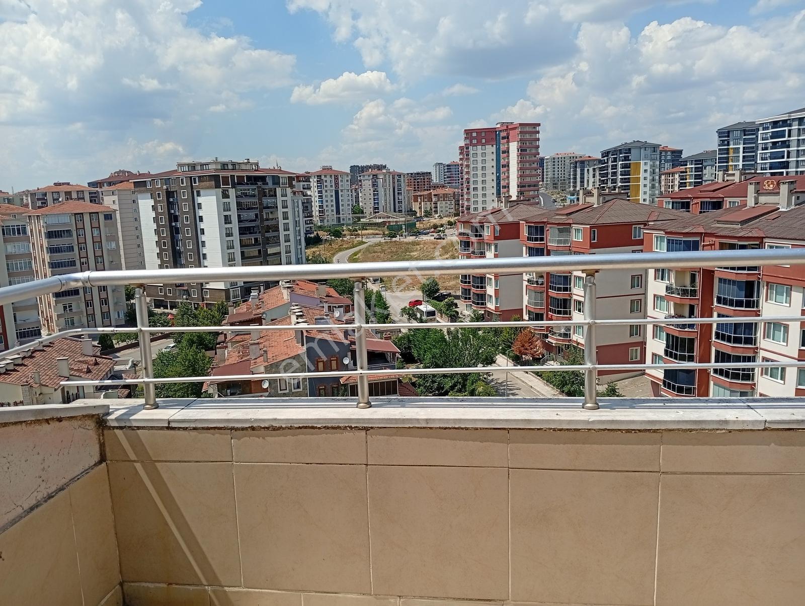 Özgür Çocuklar Parkı Yanında Kiralık Ultra Geniş 5+1 Dubleks - Görsel 14