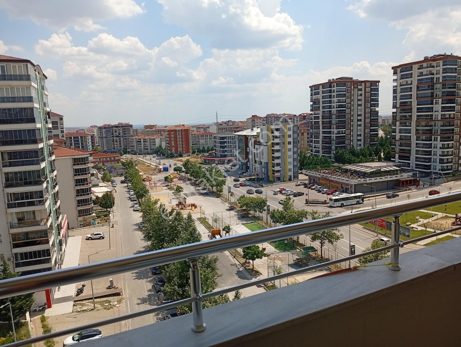 Özgür Çocuklar Parkı Yanında Kiralık Ultra Geniş 5+1 Dubleks - Görsel 15