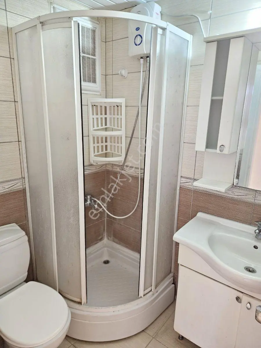 Kiralık 3+1 Daire 1 Kat Yeni Boyandı - Görsel 2