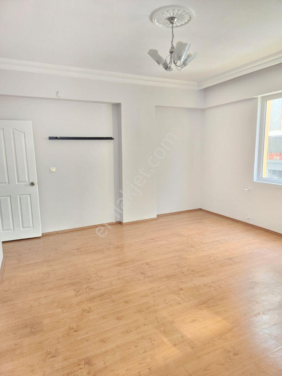Kiralık 3+1 Daire 1 Kat Yeni Boyandı - Görsel 9