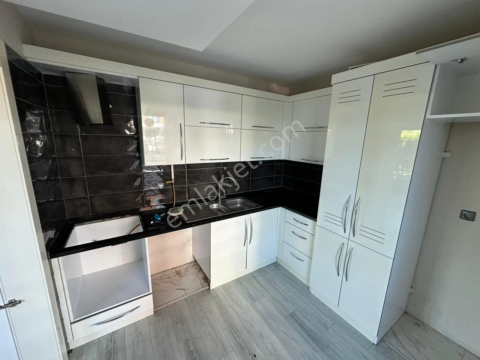 Ordu Hekimoğlu Emlak'tan Site İçi 2+1 Satılık Daire - Görsel 2