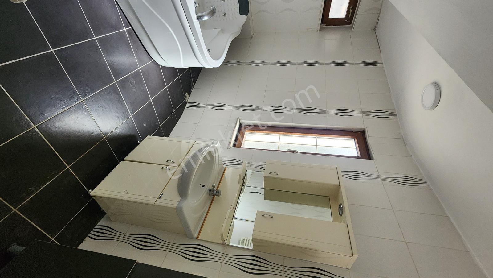 Kariyer'den Kemalpaşa Mah. 5+1 220 M² Kiralık Tripleks Villa - Görsel 32