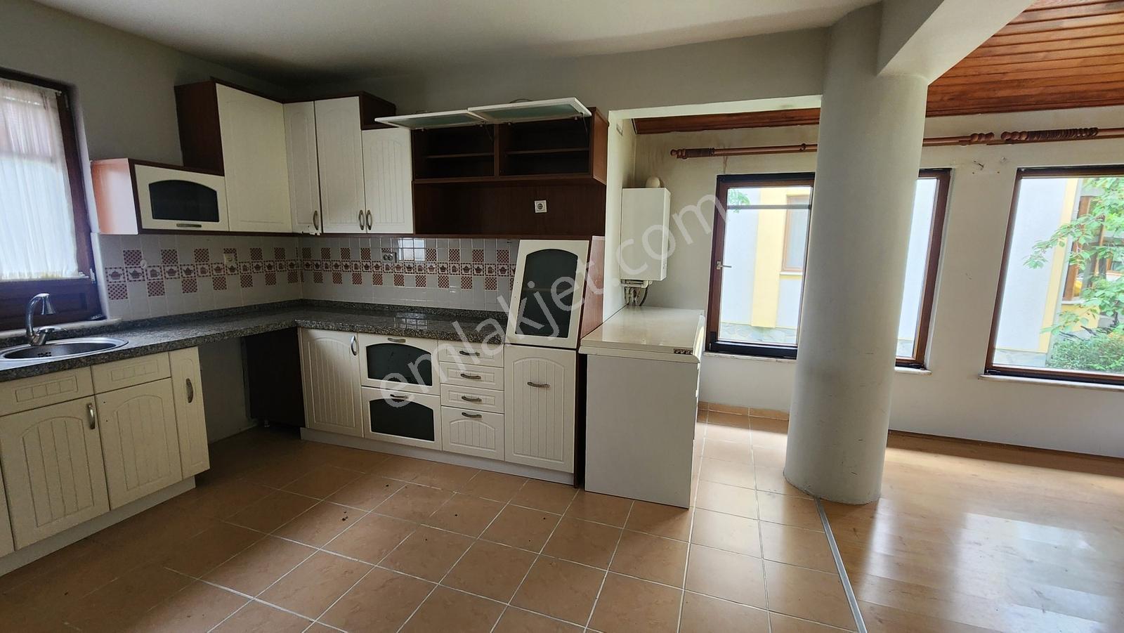 Kariyer'den Kemalpaşa Mah. 5+1 220 M² Kiralık Tripleks Villa - Görsel 14