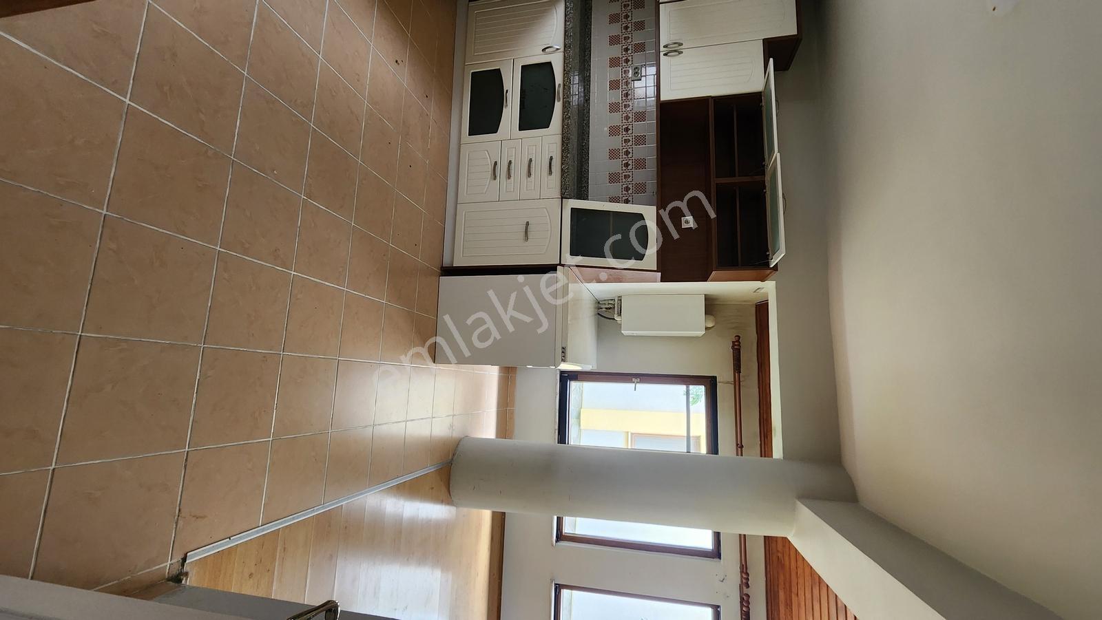 Kariyer'den Kemalpaşa Mah. 5+1 220 M² Kiralık Tripleks Villa - Görsel 23