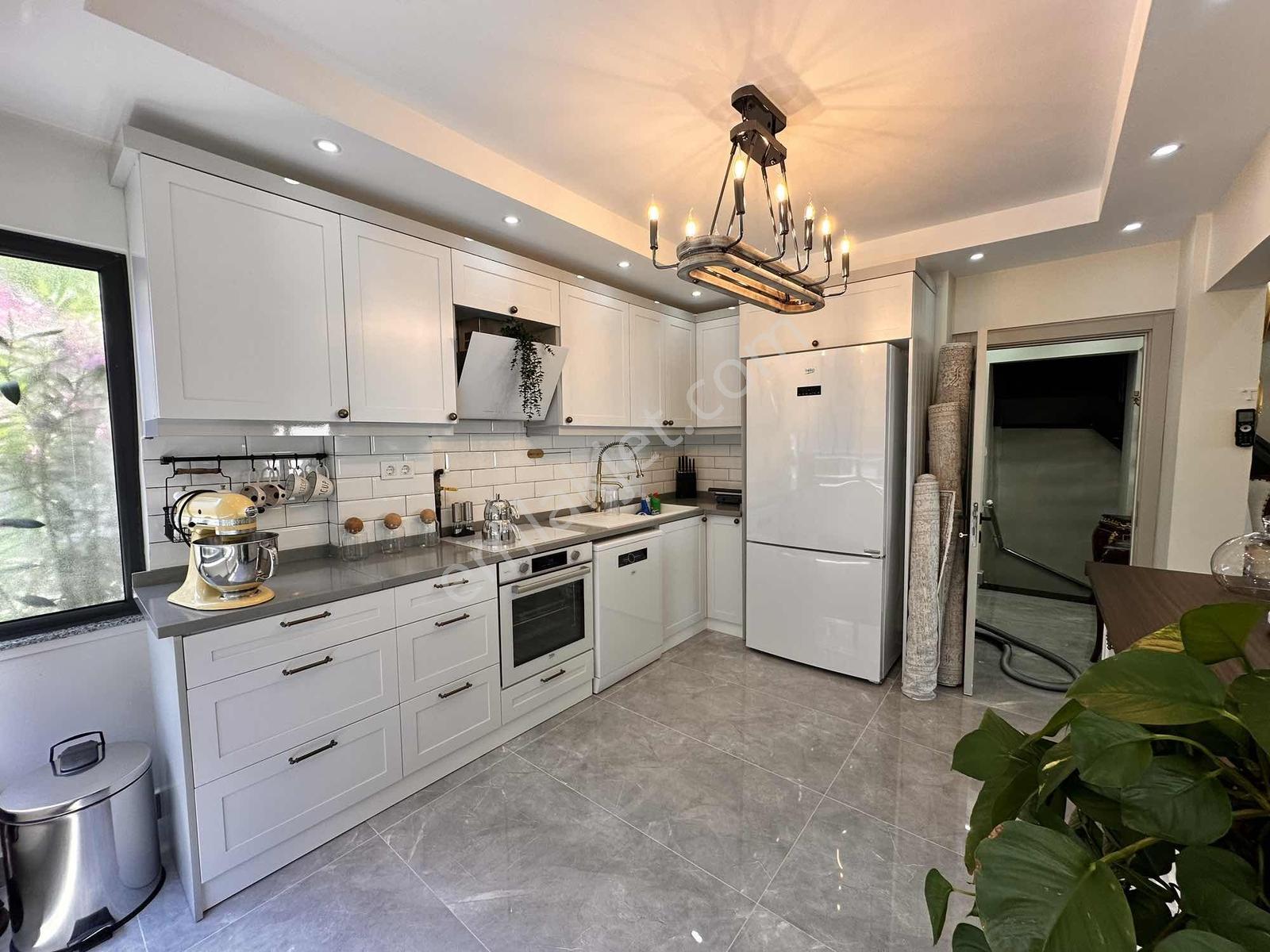 Deniz Manzaralı Lüks 5+1 Müstakil Villa Tam Eşyalı Havuzlu - Görsel 27