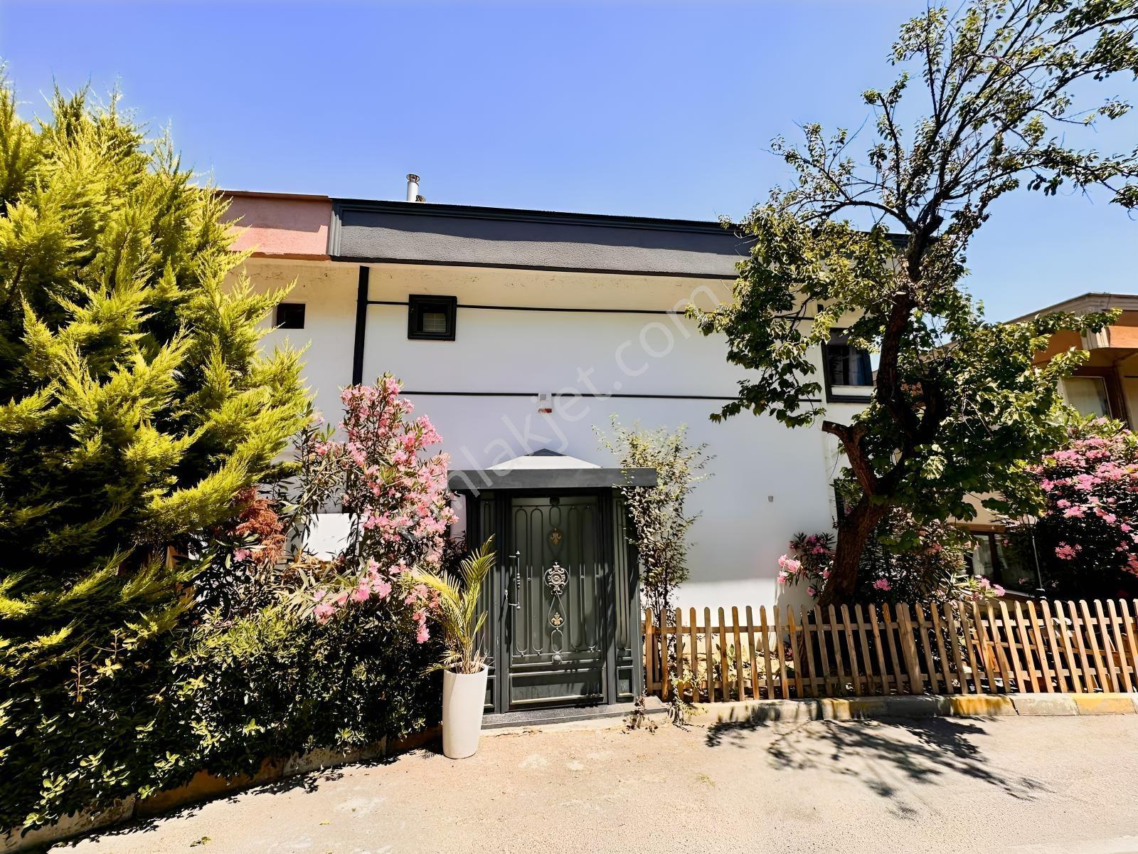 Deniz Manzaralı Lüks 5+1 Müstakil Villa Tam Eşyalı Havuzlu - Görsel 23