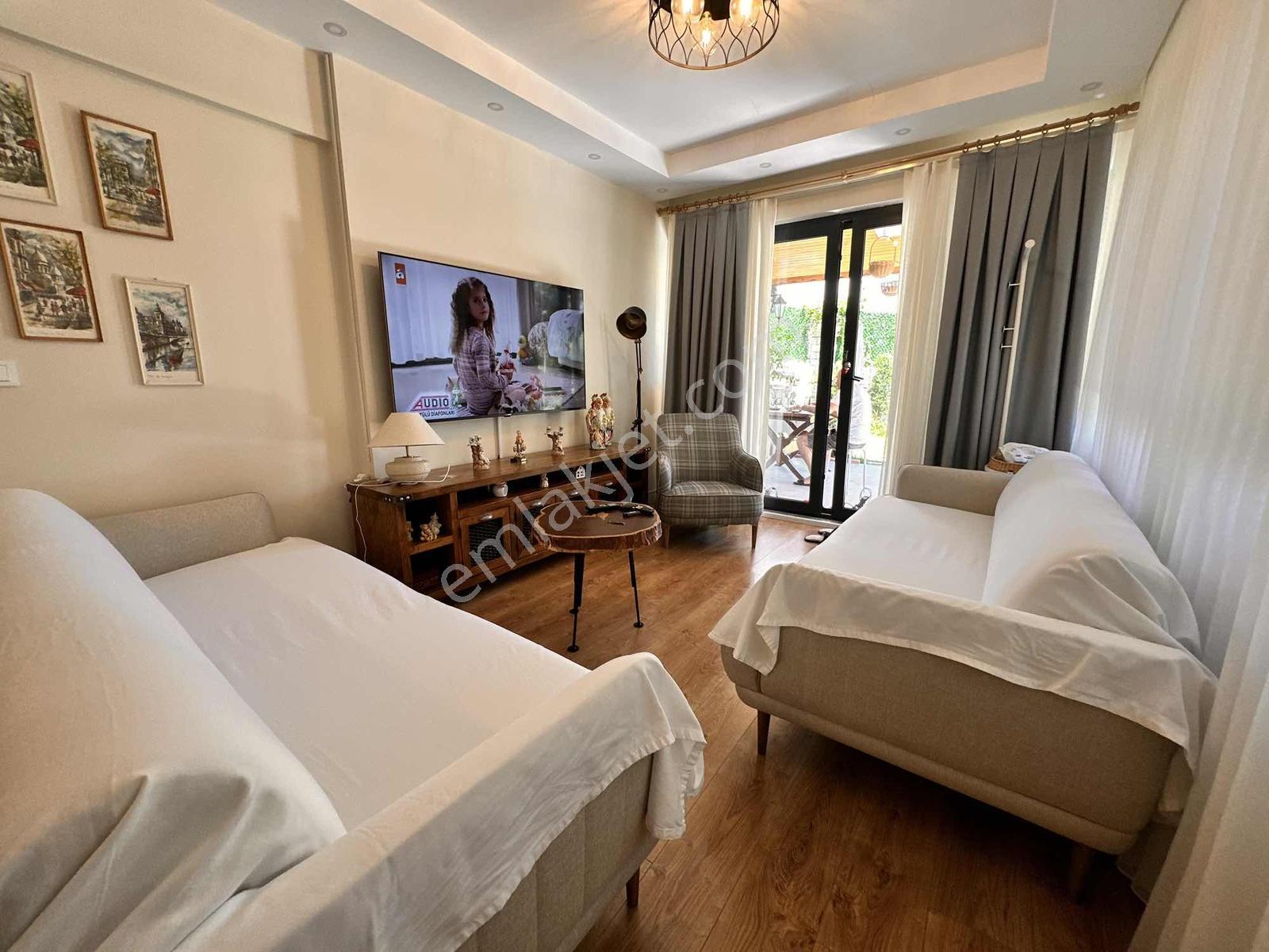 Deniz Manzaralı Lüks 5+1 Müstakil Villa Tam Eşyalı Havuzlu - Görsel 16