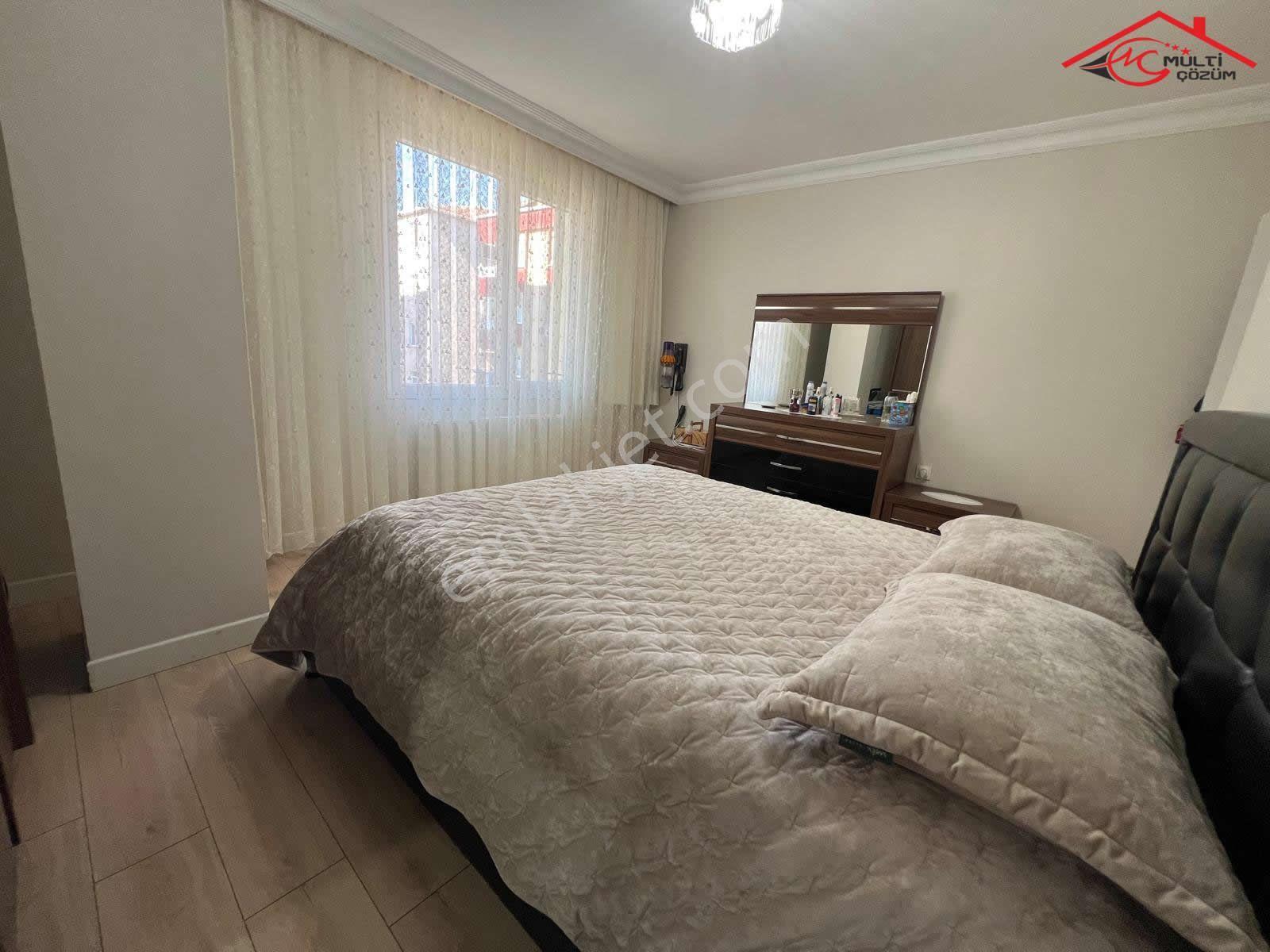 Yenibosna Zafer Mahallesinde Satılık 3+1 Daire Ara Kat Tek Daire Üzerine 3 Cepheli - Görsel 27
