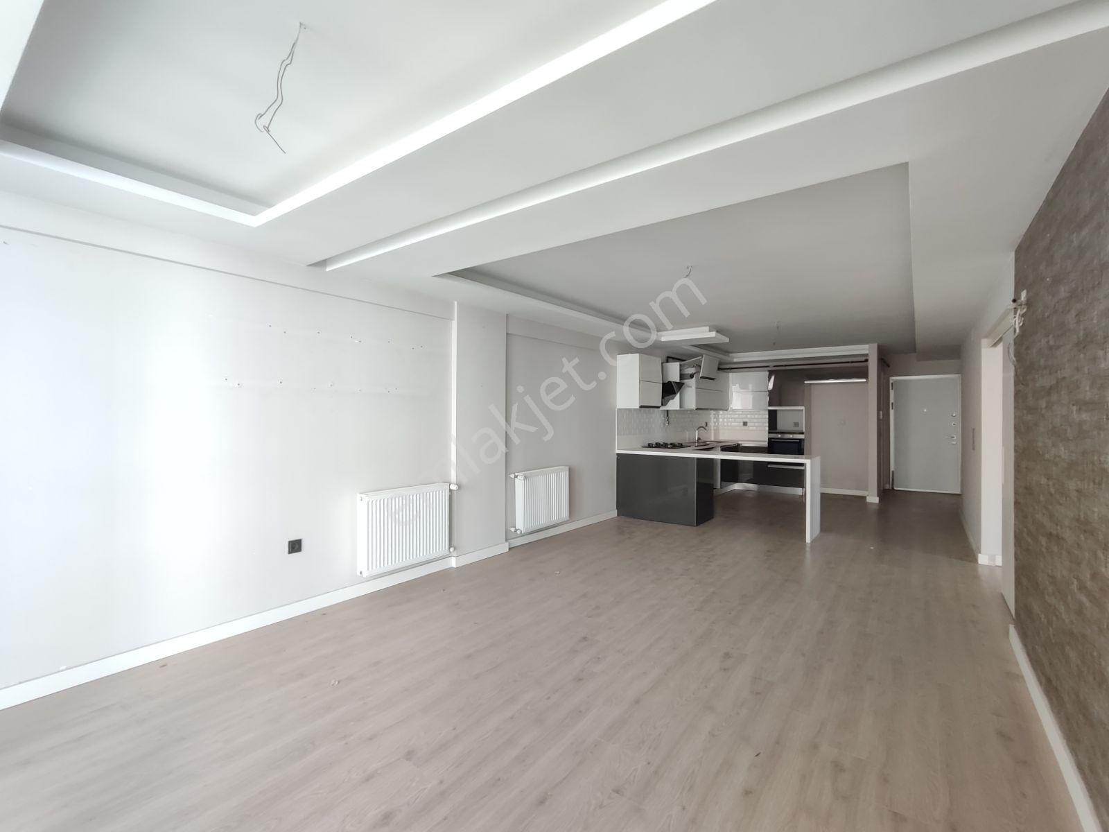 Türkmenbaşı Blvr Az Katlı Lüks Site 3+1 Satılık Daire - Görsel 2