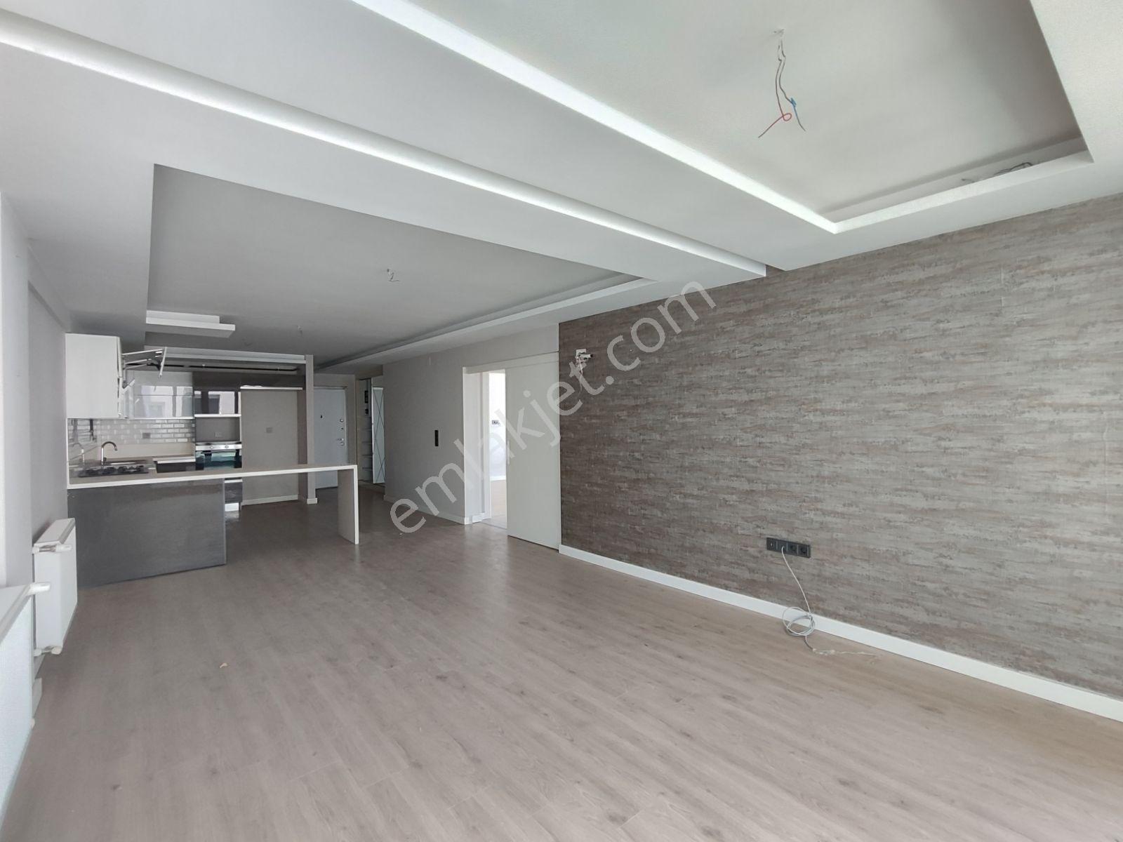 Türkmenbaşı Blvr Az Katlı Lüks Site 3+1 Satılık Daire - Görsel 3