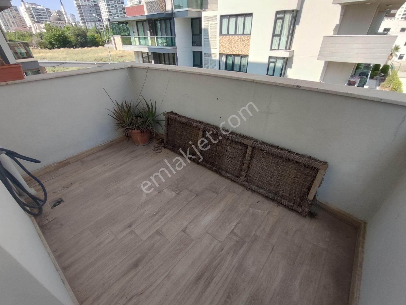 Türkmenbaşı Blvr Az Katlı Lüks Site 3+1 Satılık Daire - Görsel 17