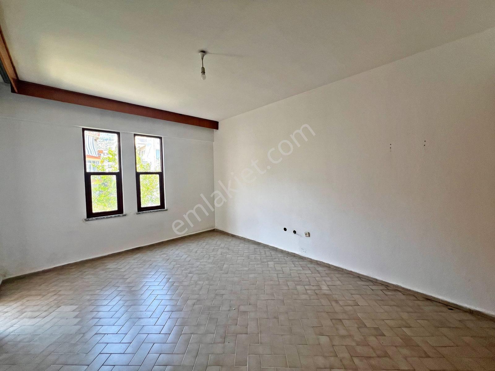 Alanya Merkez'de Kiralık 2+1 Ayrı Mutfak Daire - Görsel 17