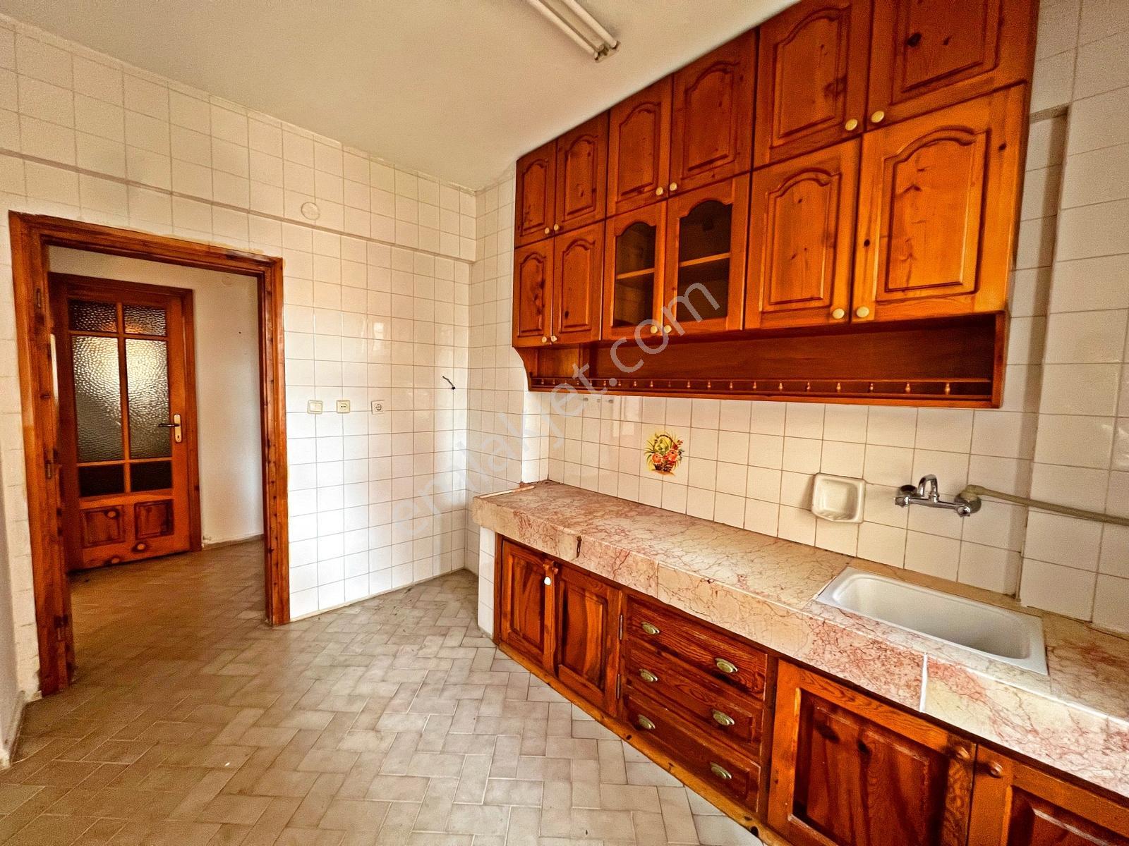 Alanya Merkez'de Kiralık 2+1 Ayrı Mutfak Daire - Görsel 32
