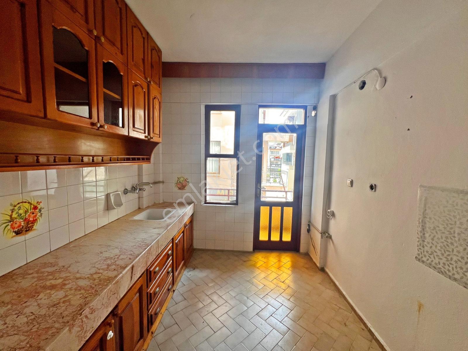 Alanya Merkez'de Kiralık 2+1 Ayrı Mutfak Daire - Görsel 31