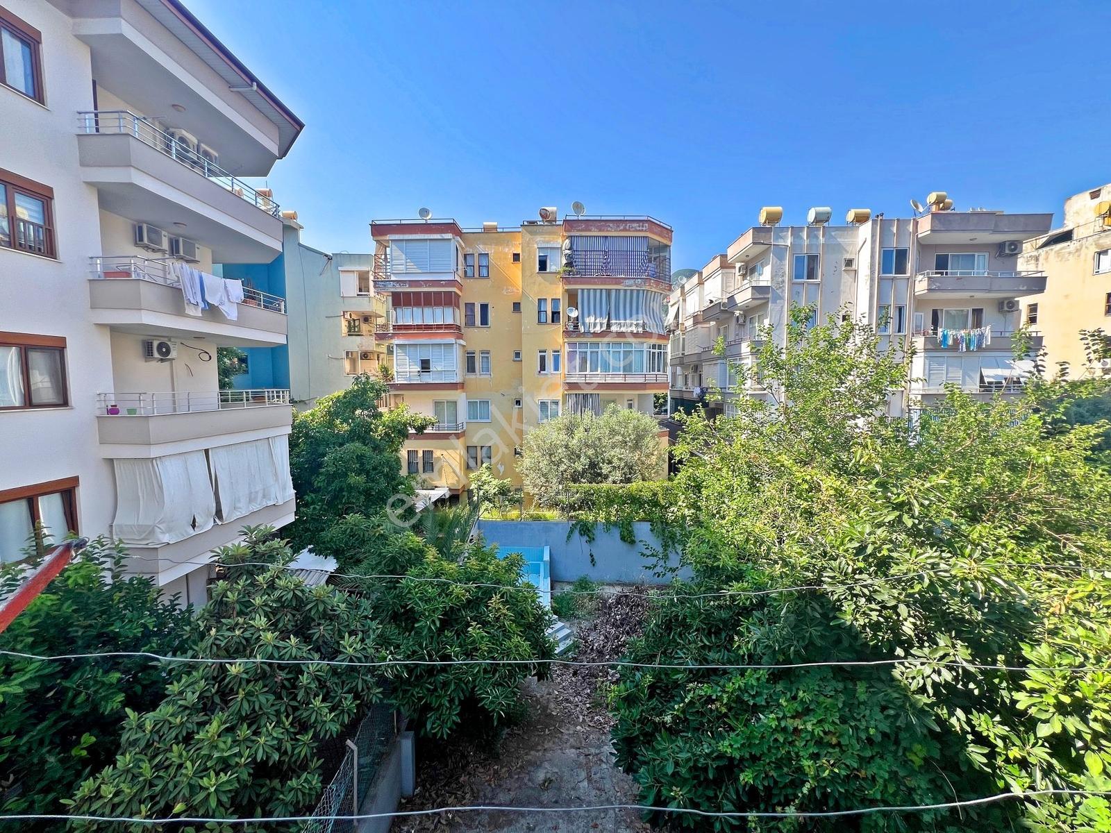 Alanya Merkez'de Kiralık 2+1 Ayrı Mutfak Daire - Görsel 24