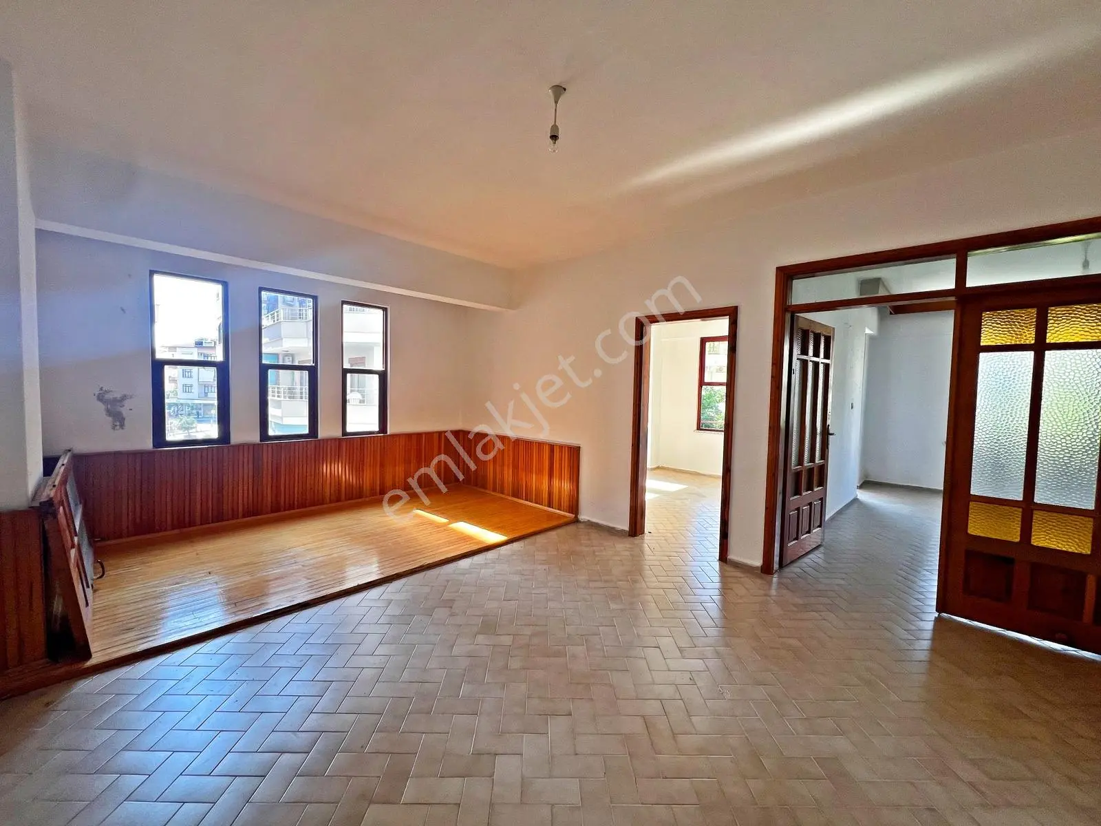 Alanya Merkez'de Kiralık 2+1 Ayrı Mutfak Daire - Görsel 3
