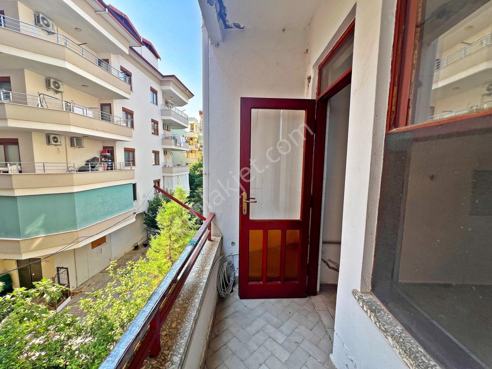 Alanya Merkez'de Kiralık 2+1 Ayrı Mutfak Daire - Görsel 35