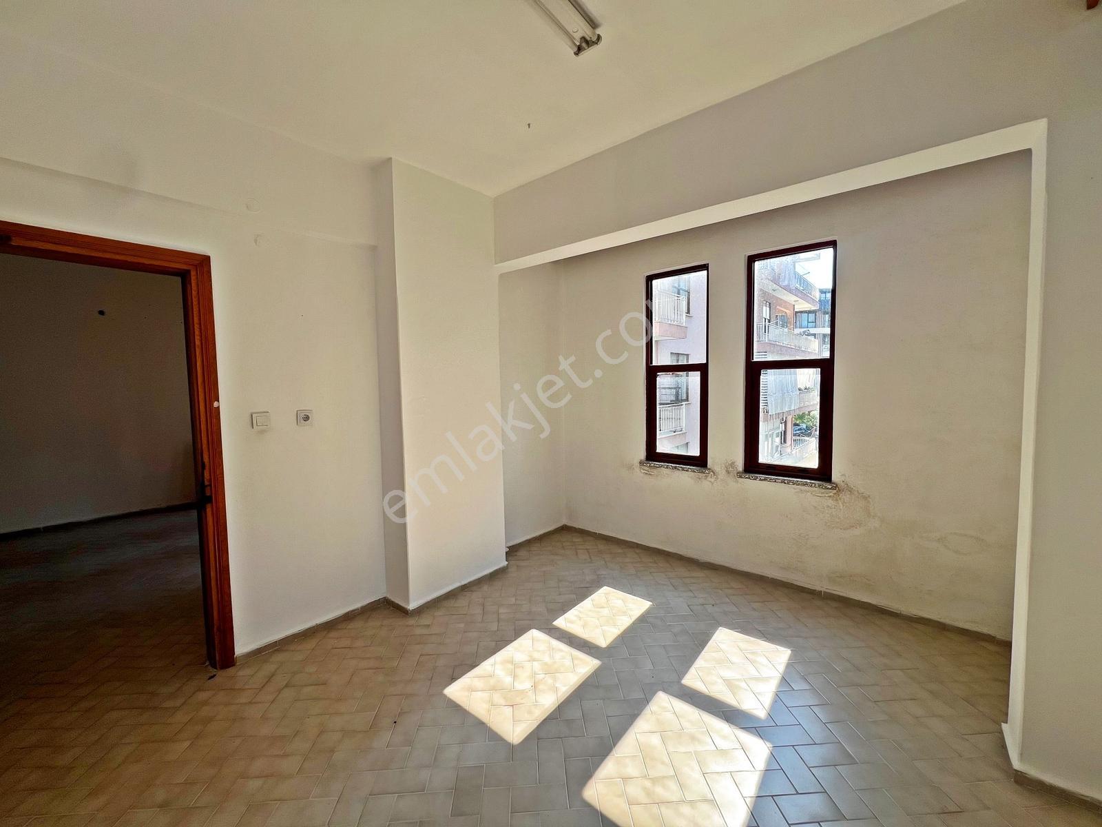 Alanya Merkez'de Kiralık 2+1 Ayrı Mutfak Daire - Görsel 12