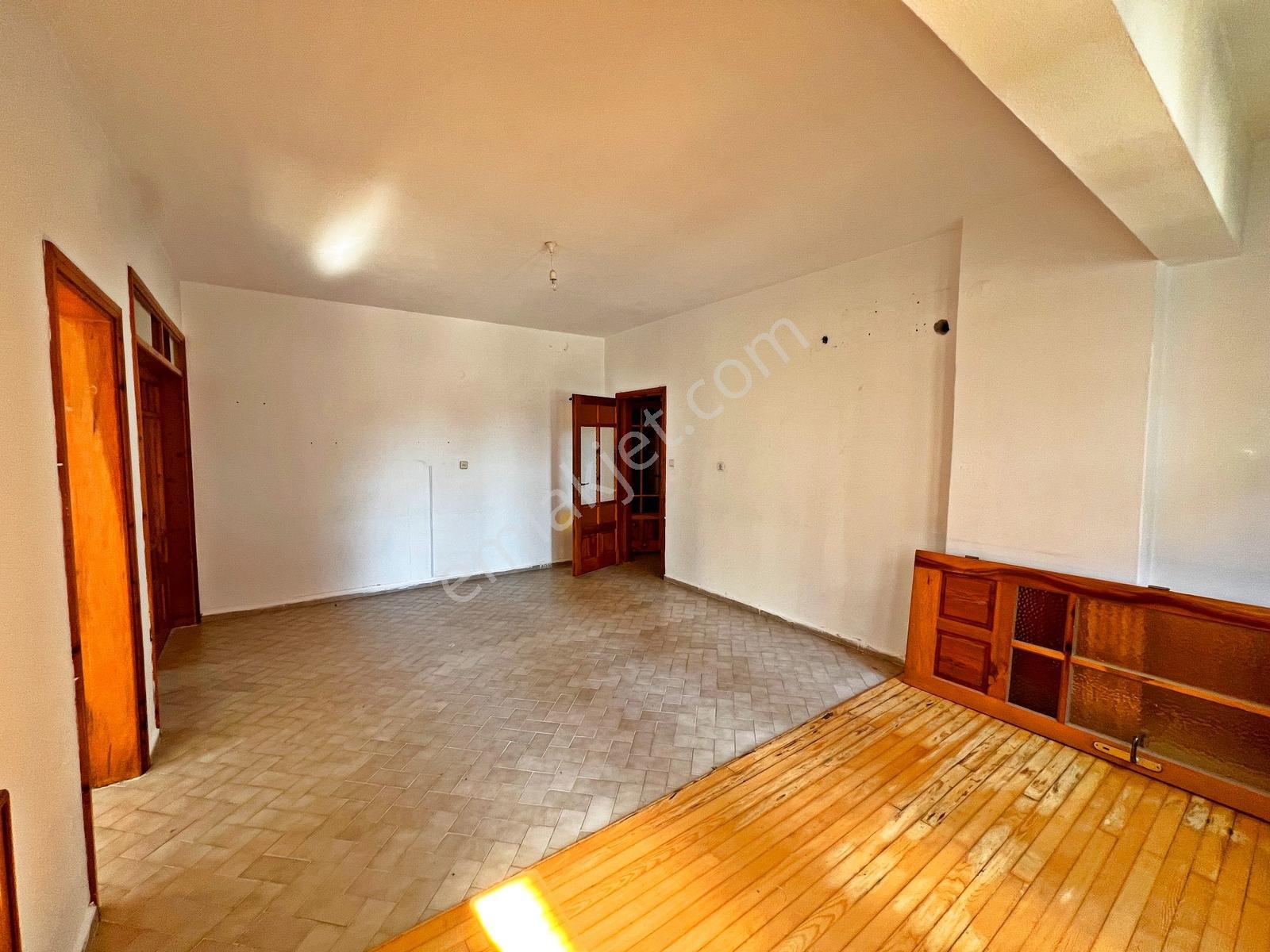 Alanya Merkez'de Kiralık 2+1 Ayrı Mutfak Daire - Görsel 7