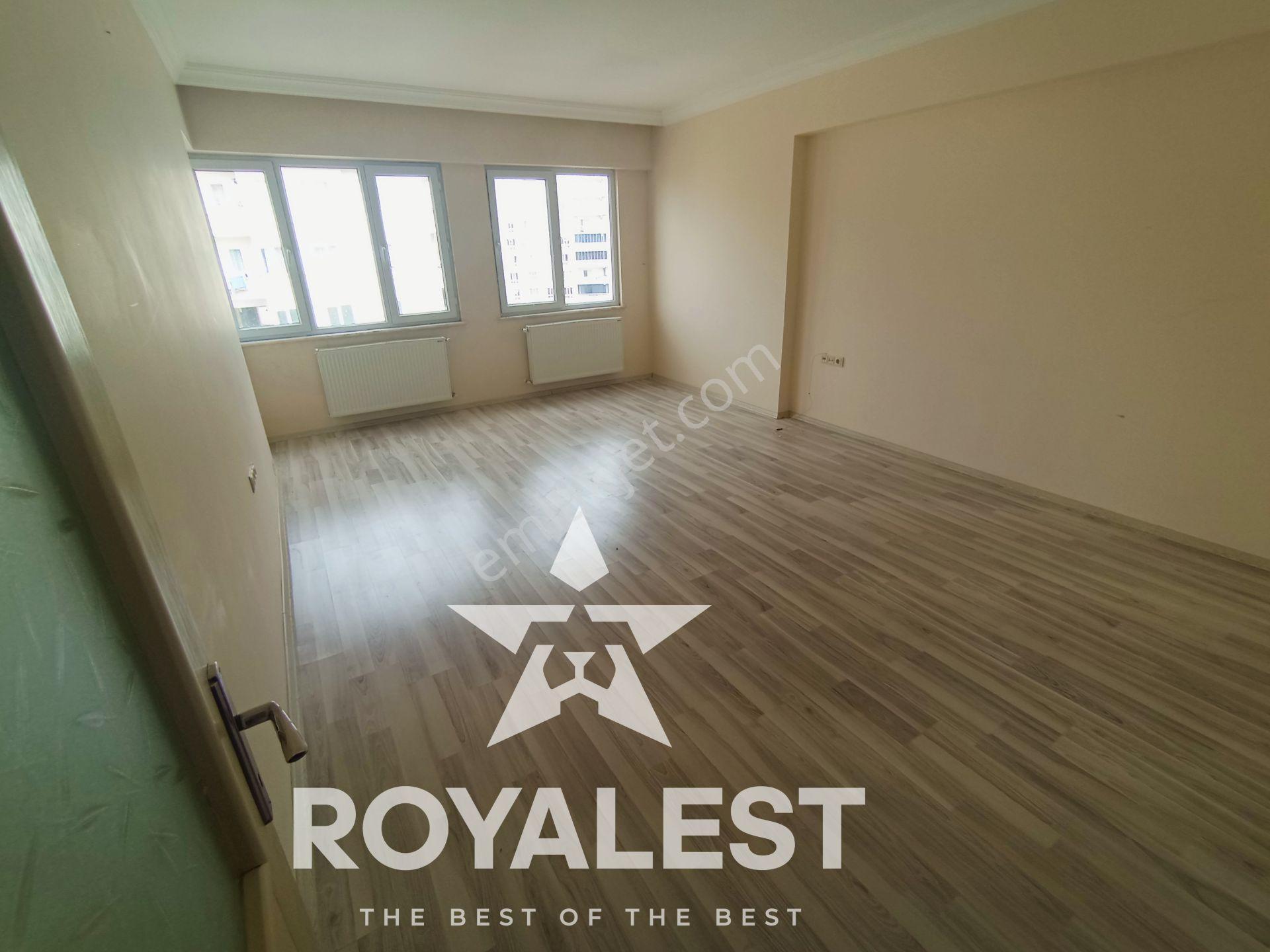 Royalest'ten 3 Balkonlu Ve 3 Cepheli Bakımlı 3+1 Daire