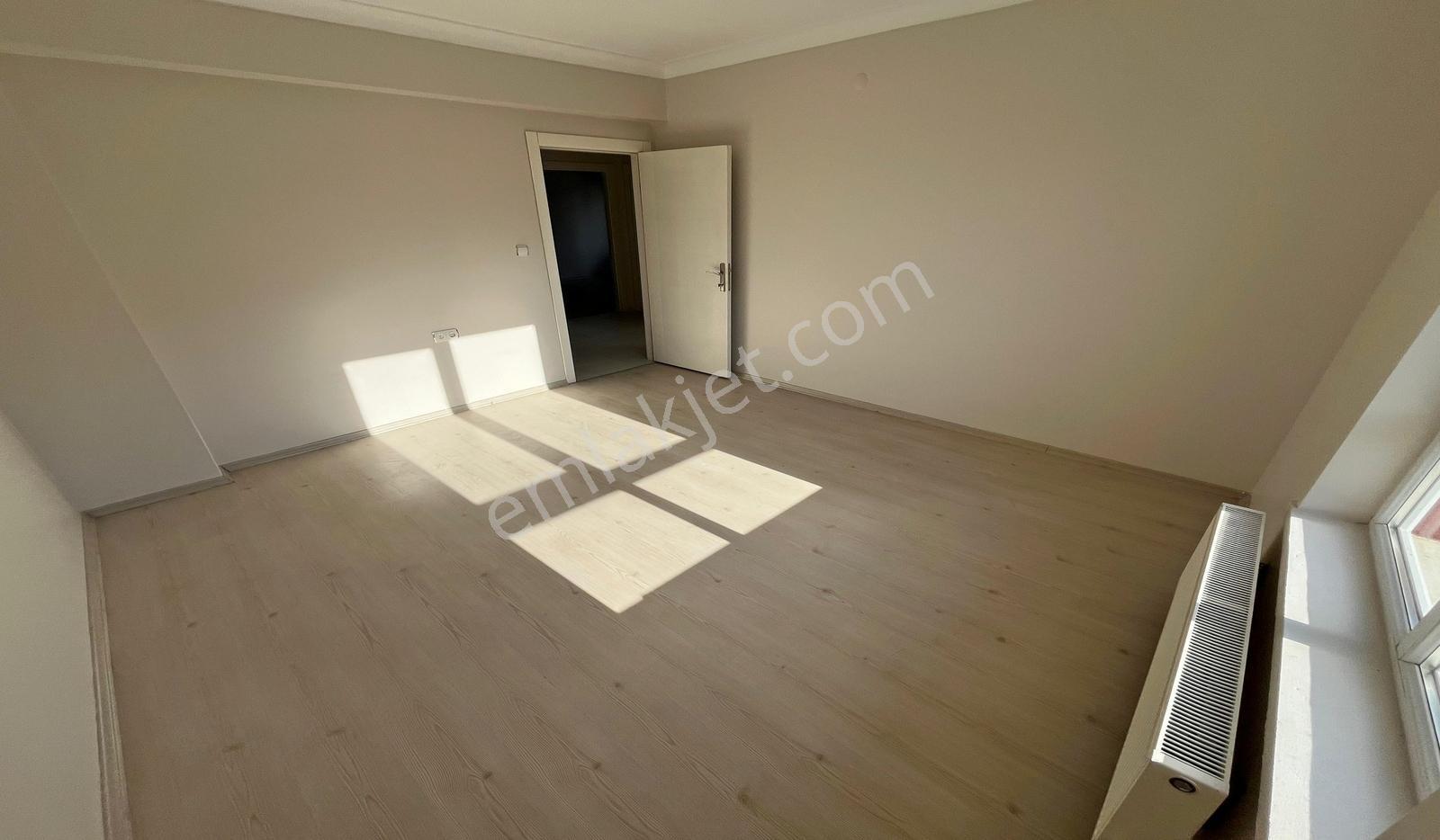 Kanuni Lise Yakını 4+1 Katta 140m2 Yeni Bina Asansörlü - Görsel 24