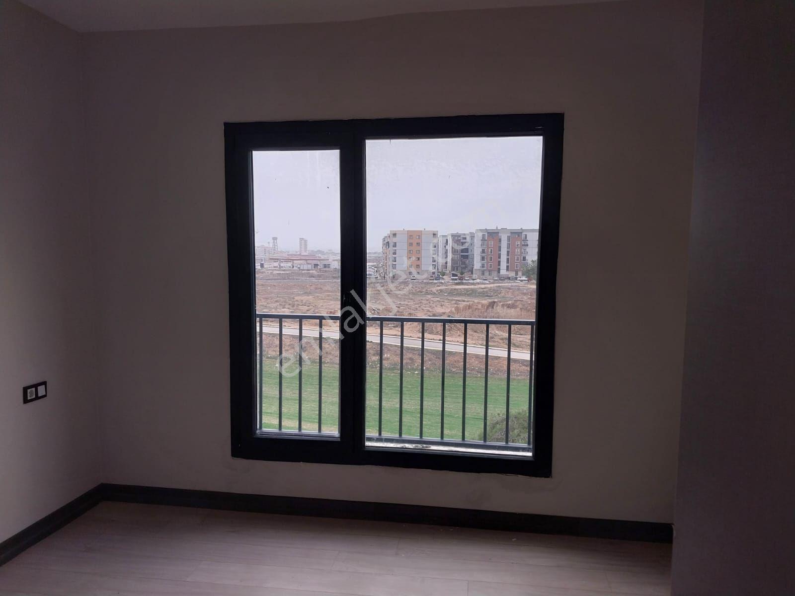 Adana Sarıçam Buruk Tokilerinde Yola Yakın Konumda 2+1 Fırsat Hiç Kullanılmamış Kiralık Daire - Görsel 2