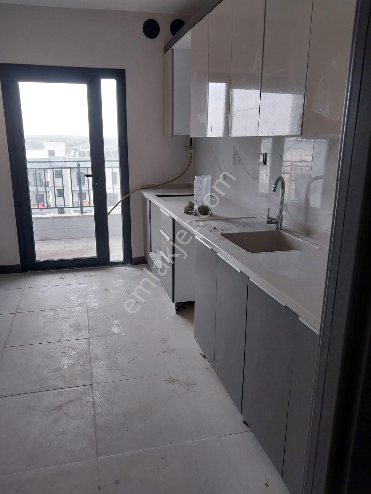 Adana Sarıçam Buruk Tokilerinde Yola Yakın Konumda 2+1 Fırsat Hiç Kullanılmamış Kiralık Daire - Görsel 4
