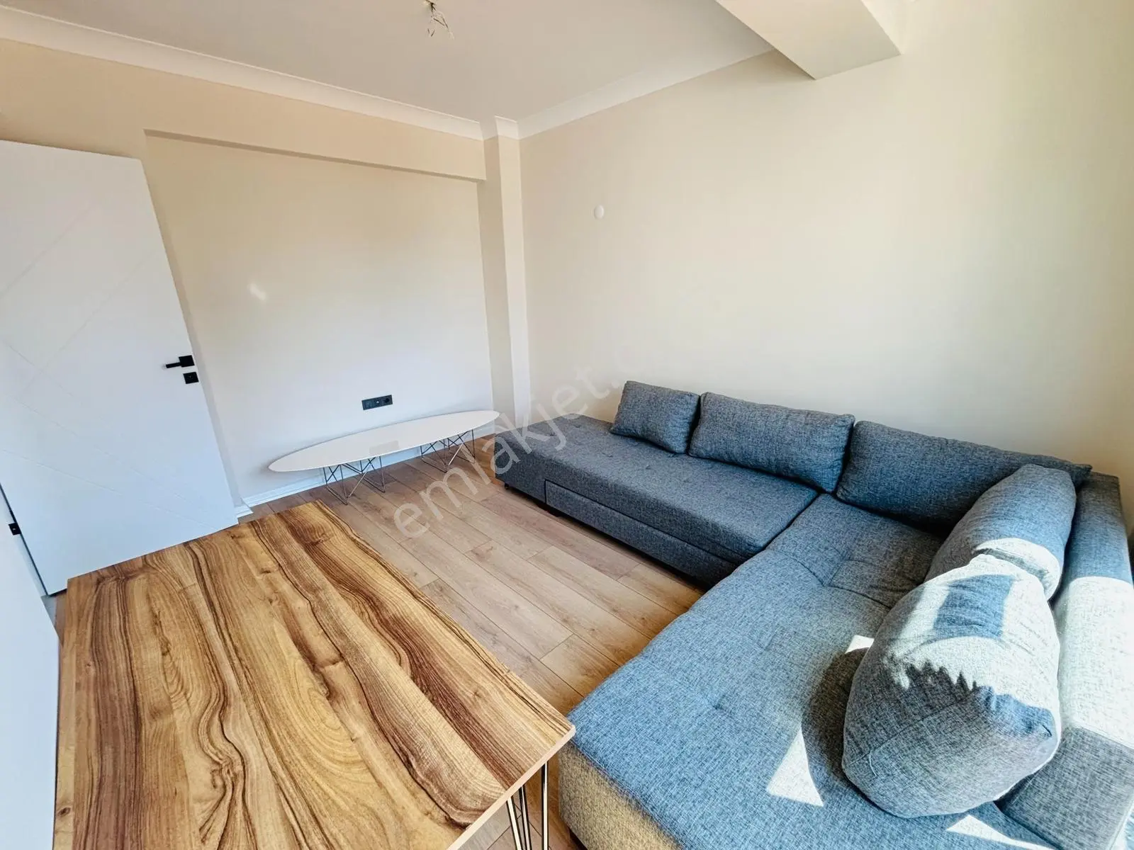 Sevinç'ten Yeni Mahallede Full Eşyalı Ara Kat 2+0 Kiralık Daire - Görsel 4
