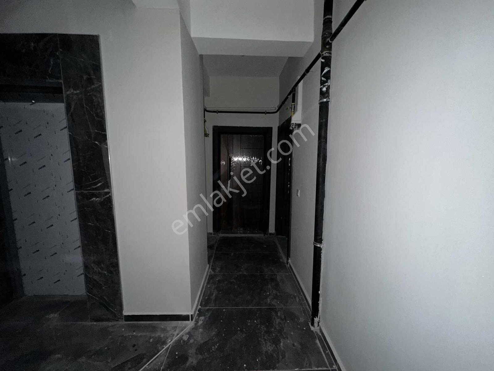 Nef Önü Soma Caddesi Üzeri Sıfır Değerli 1+1 - Görsel 8