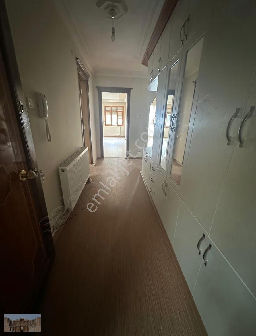 Kiralık Çınarlı Park Karşısında 3+1 Geniş Ferah Daire - Görsel 4