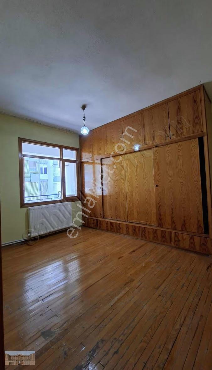 Çınarlı Caddesi Üzeri Kiralık Doğalgazlı Daire!! - Görsel 9