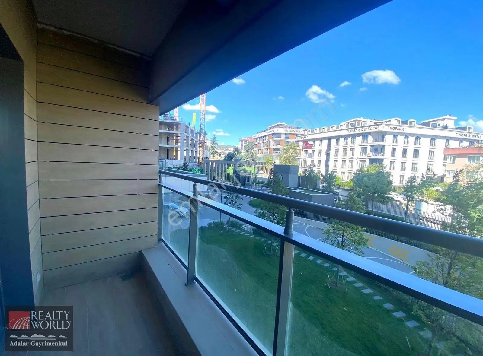 Cihan Albayrak 'tan Küçükyalı Nidapark Sedef ' Te Kiralık 1+1