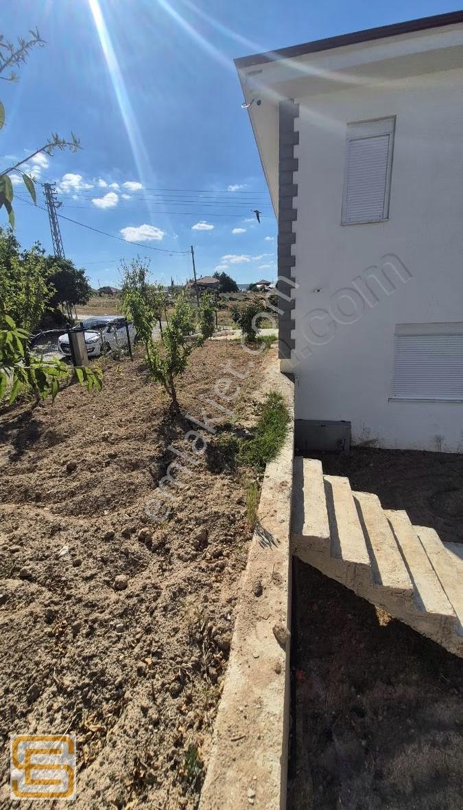 Küçükköyde Eşsiz Vadi Manzaralı, Geniş Bahçeli Ve Eşyalı Satılı - Görsel 21