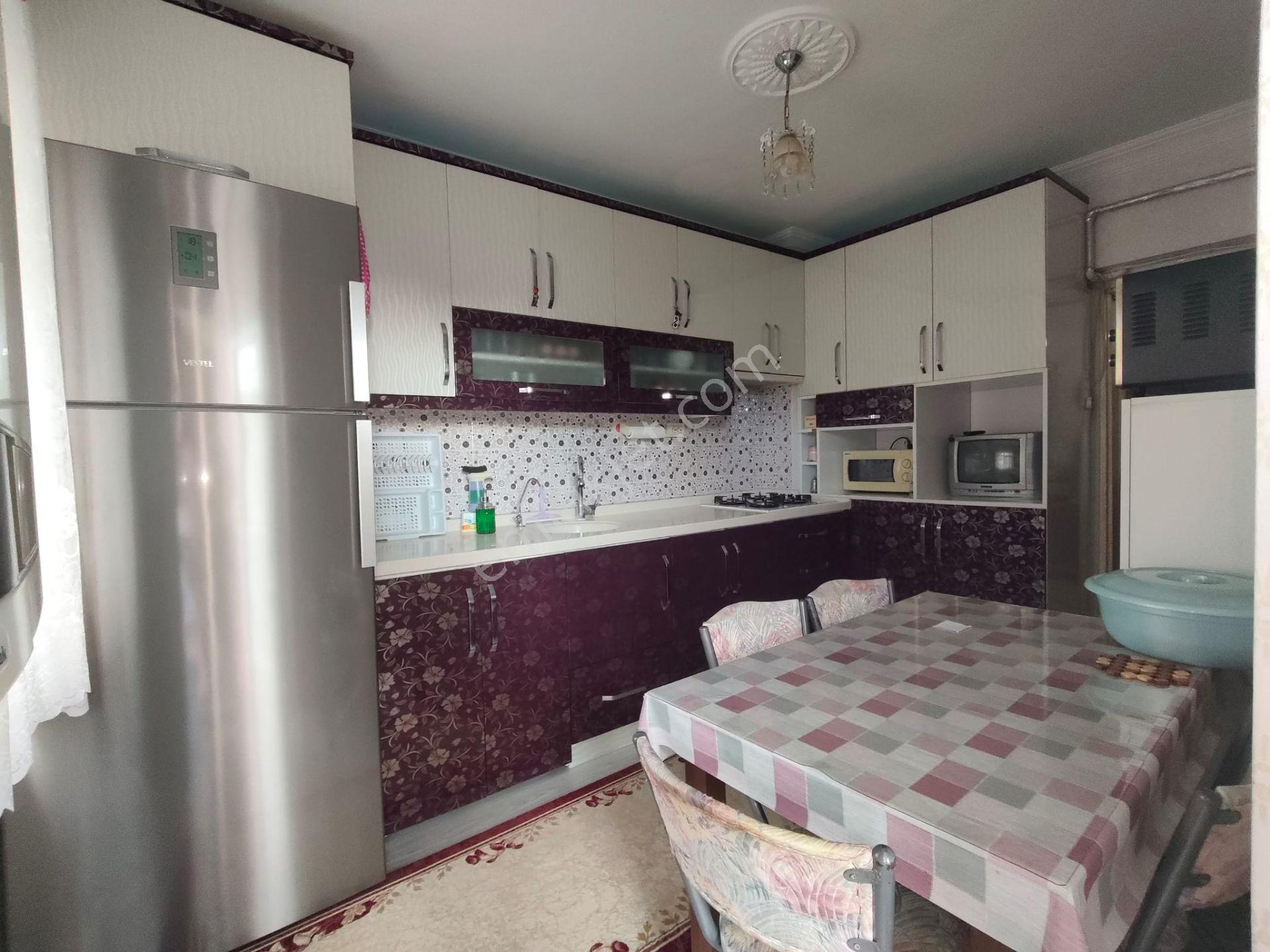 Yılmaz Gayrimenkulden Osmanlı Mahallesinde 3+1 Kupon Daire Ara Katta