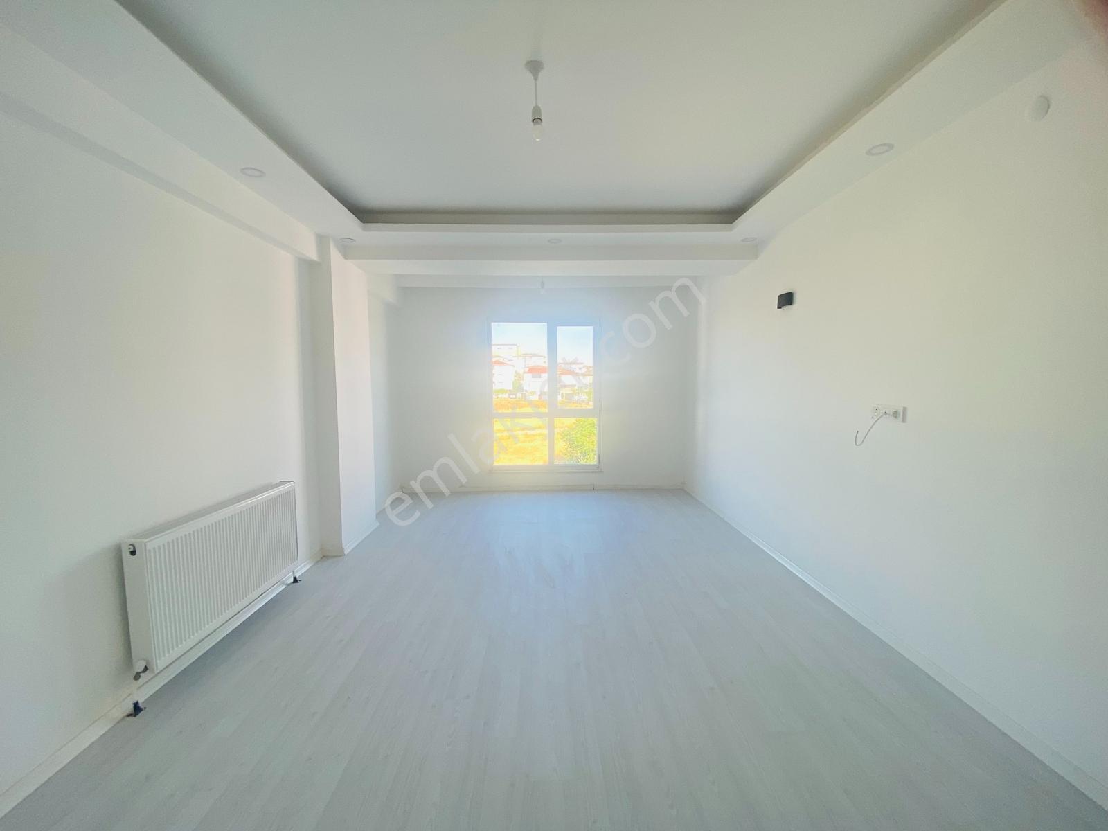 Güven'den Karaağaç'ta Caddeye Yakın Ara Kat Kiralık 2+1 Daireler - Görsel 3