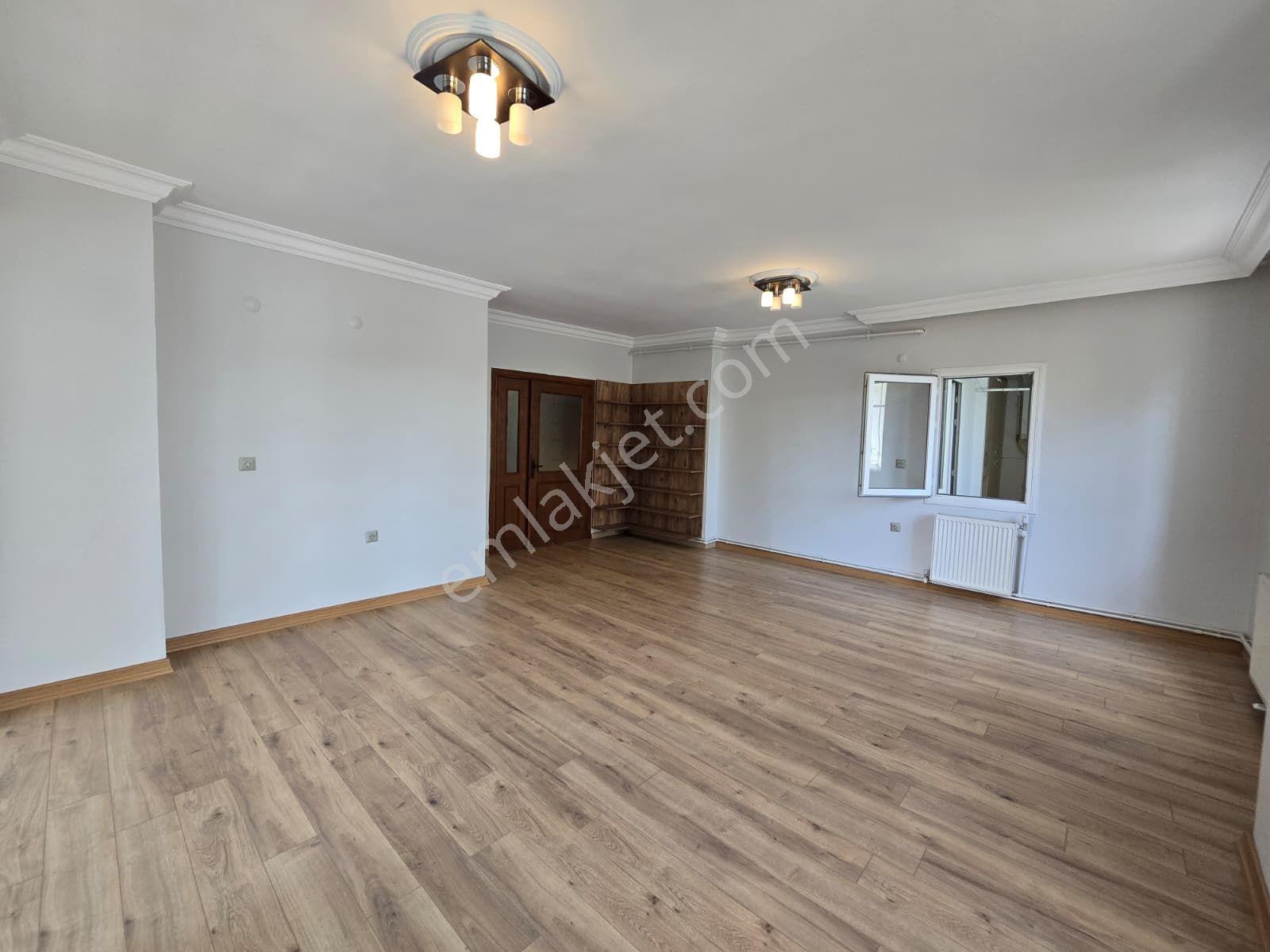 Güzelyalı'da 175 M² Geniş Balkonlu 3+1 Satılık Daire - Görsel 10