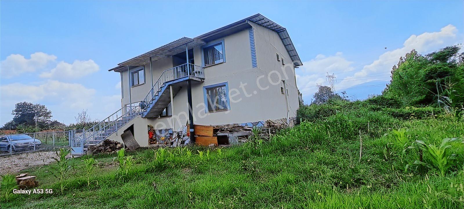 Karapürçek'te 945 M2 Arsa İçinde Satılık 2 Katlı Müstakil Ev