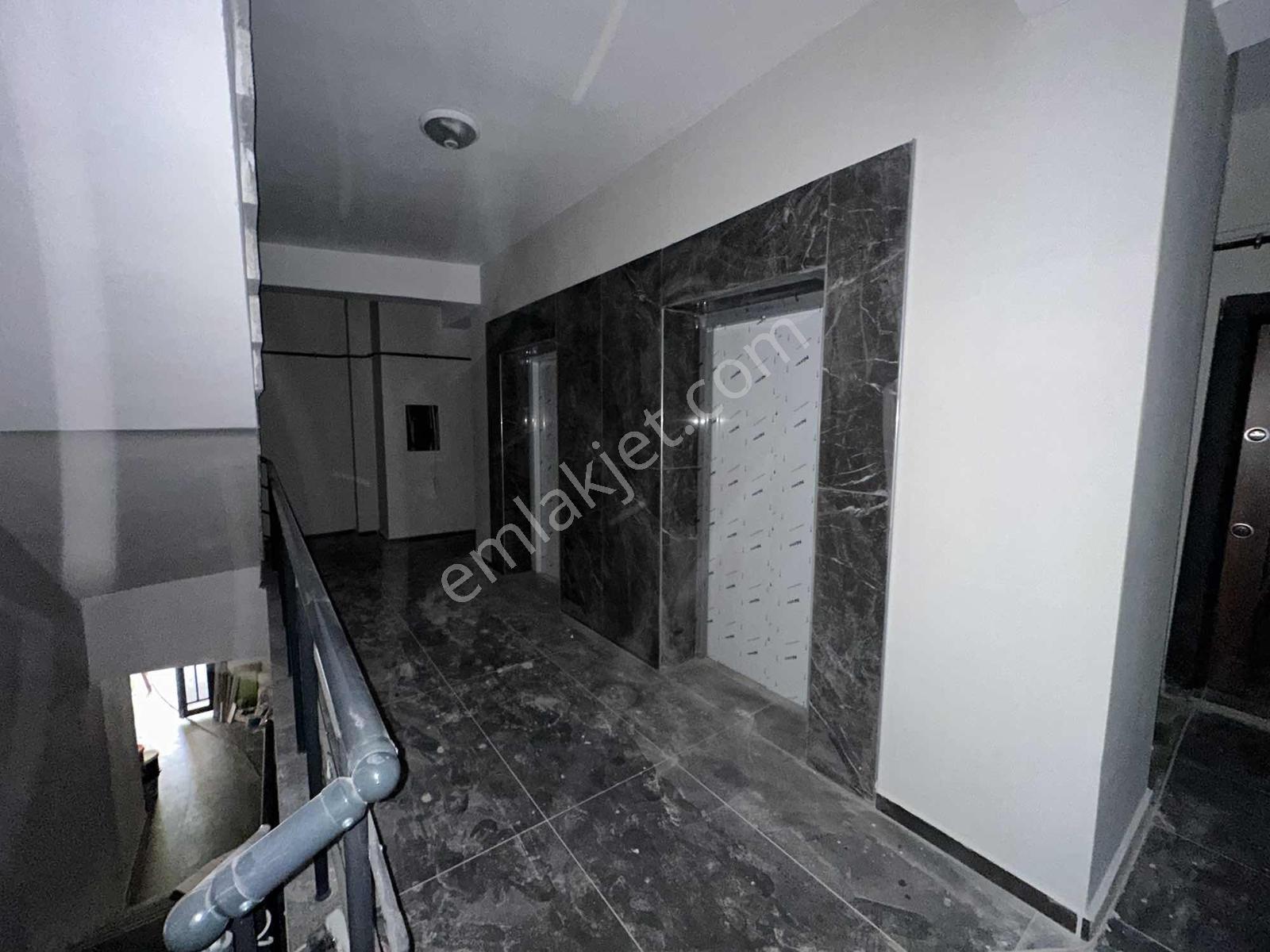 Nef Önü Cadde Üzerinde Kiralık 1+1 - Görsel 5