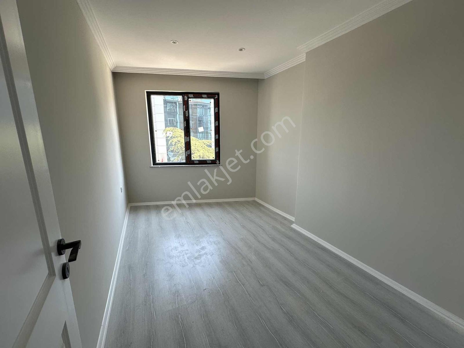 Nef Önü Cadde Üzerinde Kiralık 1+1 - Görsel 11