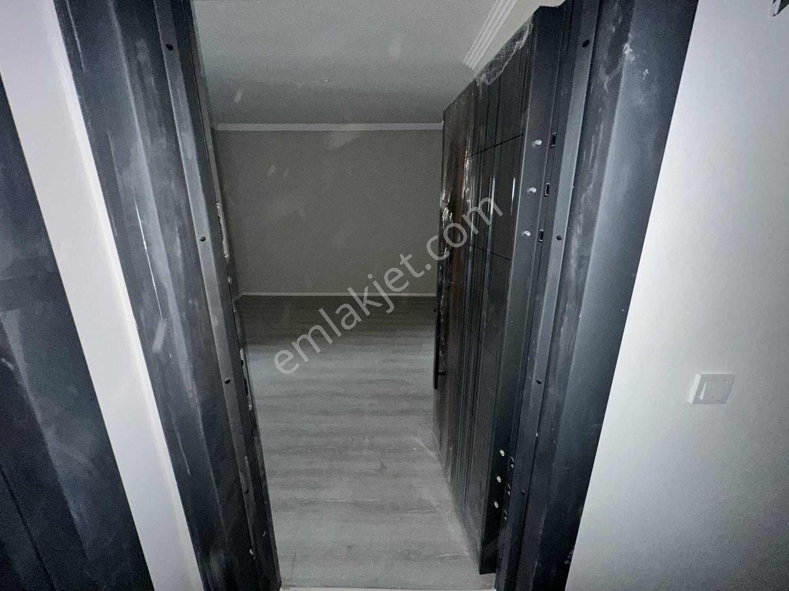 Nef Önü Cadde Üzerinde Kiralık 1+1 - Görsel 7